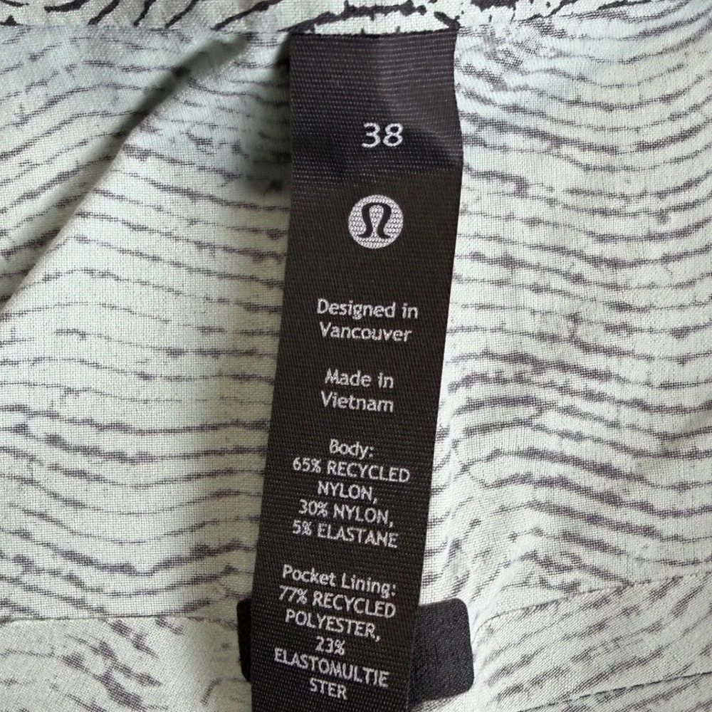 Lululemon Current‎ State Board Shorts 38 Sage Green Black Wave Print Swim Trunks